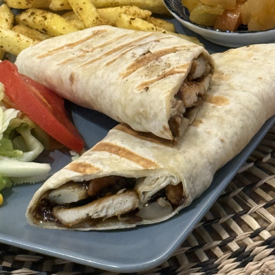 Köri Soslu Kremalı Tavuklu Wrap